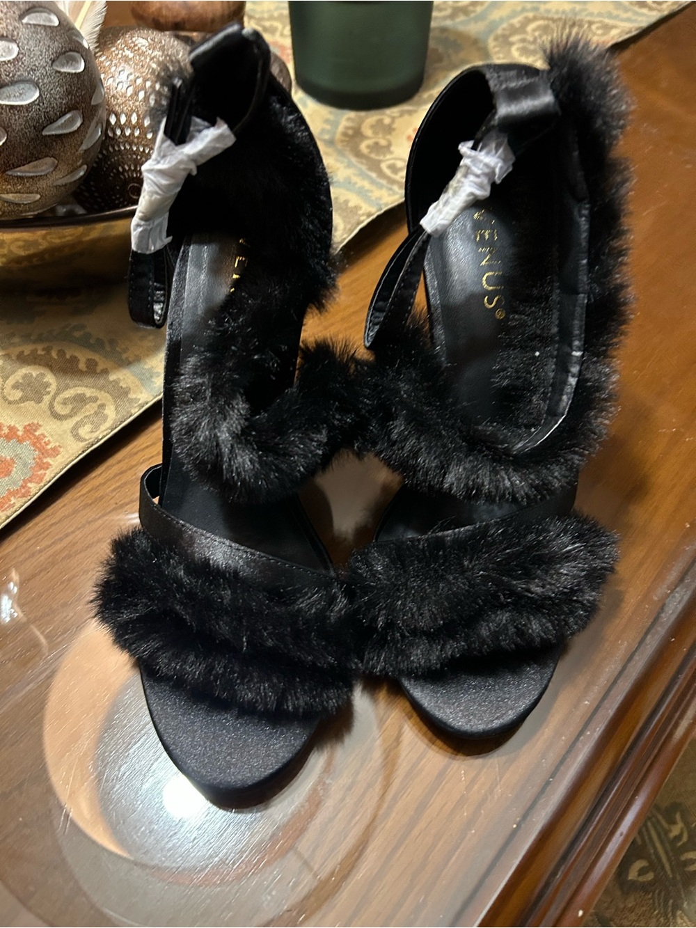 VENUS Black Satin Faux Fur Stiletto Heels Size 8.5 – New